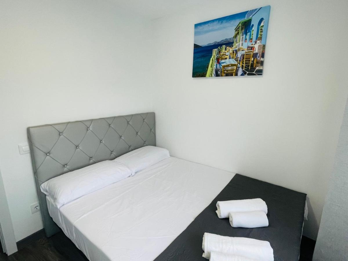 Barca 5 New Beach Apartment Sant Adria de Besos Exterior photo